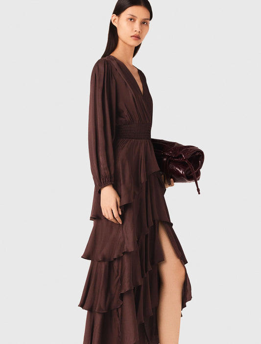 Vestido largo fluido con volantes