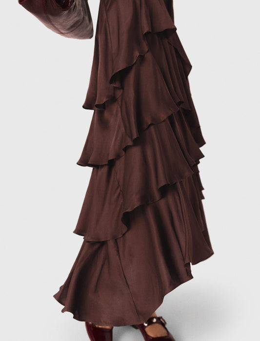 Vestido largo fluido con volantes