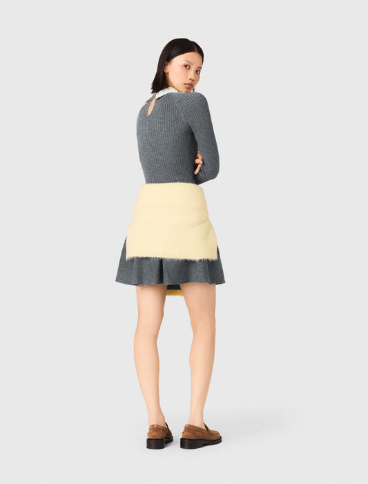 Vestido corto punto cuello perlado