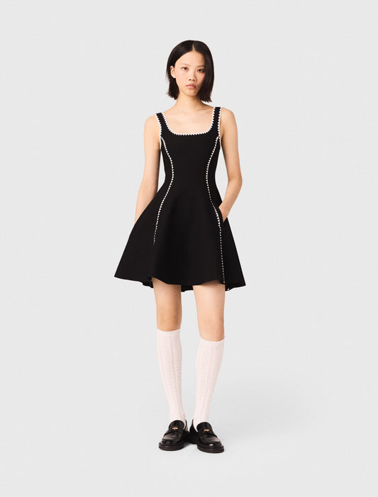 Vestido corto con pespuntes