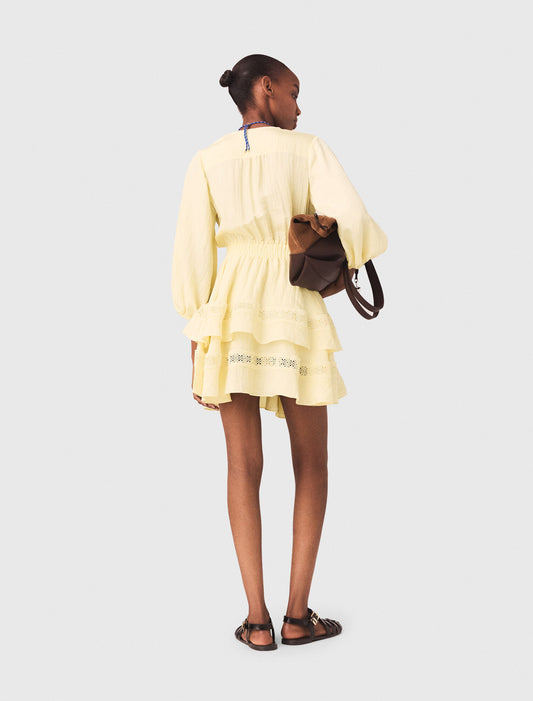 Vestido corto con volantes