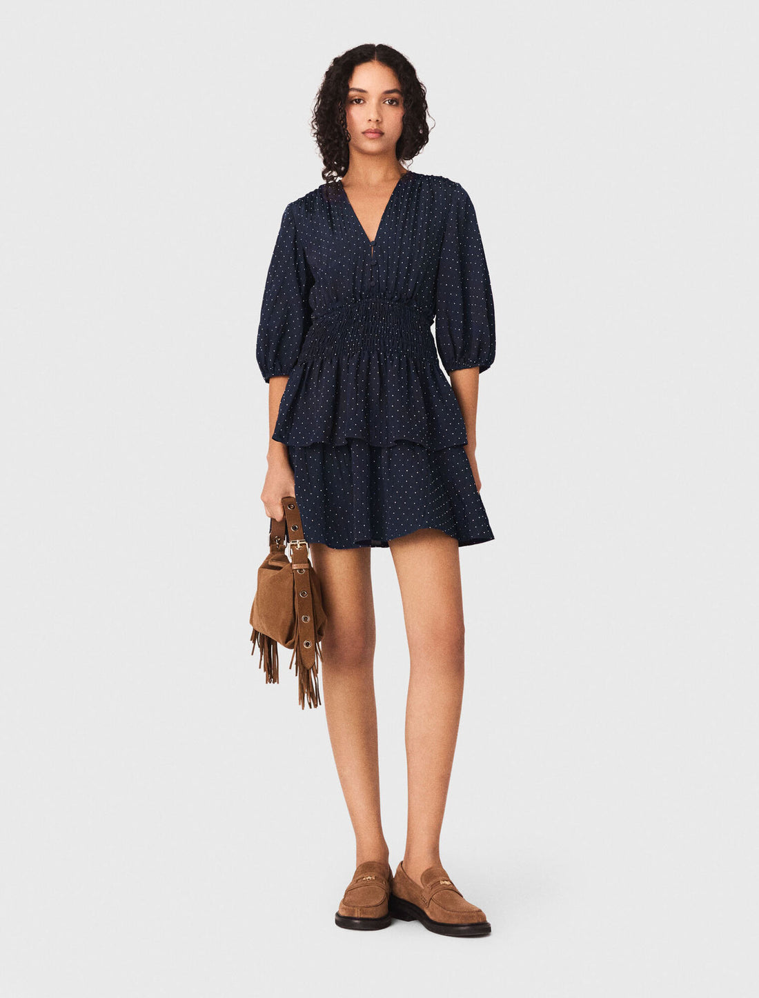 Vestido con volantes y pedrería