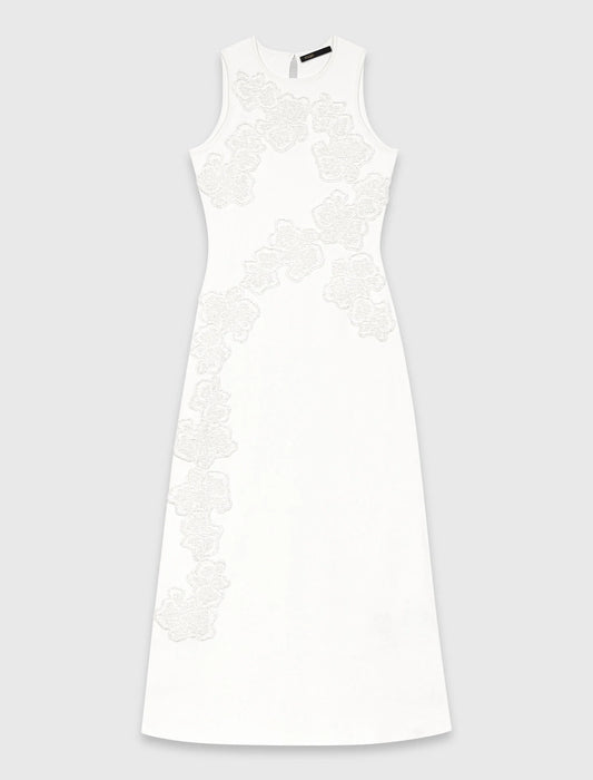 Vestido de flores bordadas y perlas