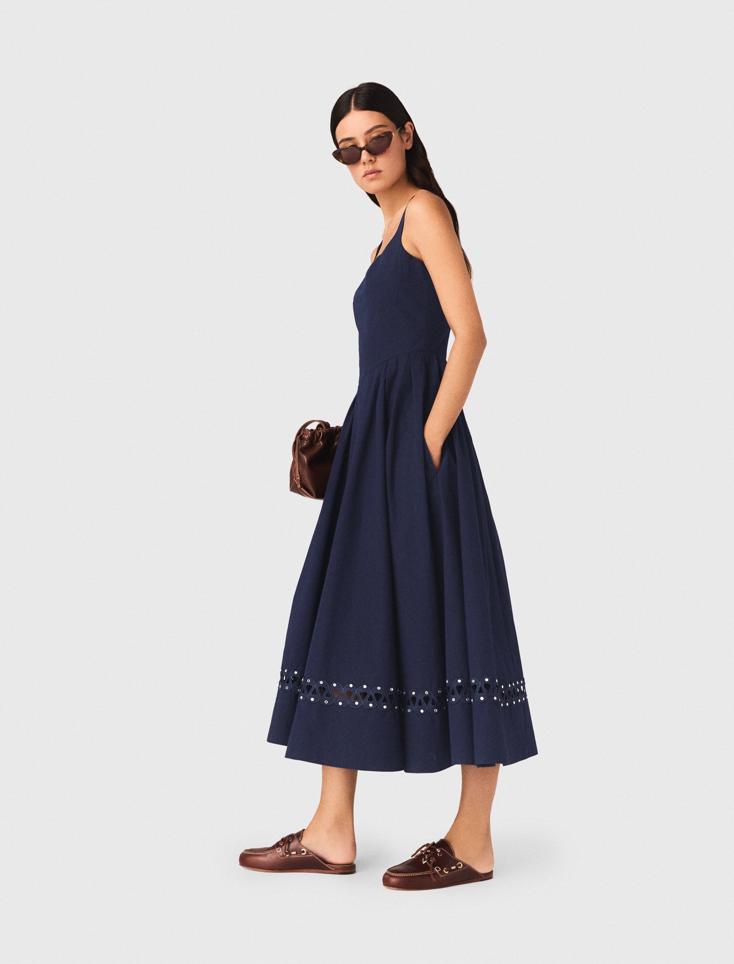 Vestido midi acampanado