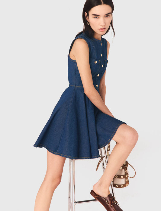 Vestido corto vaquero acampanado