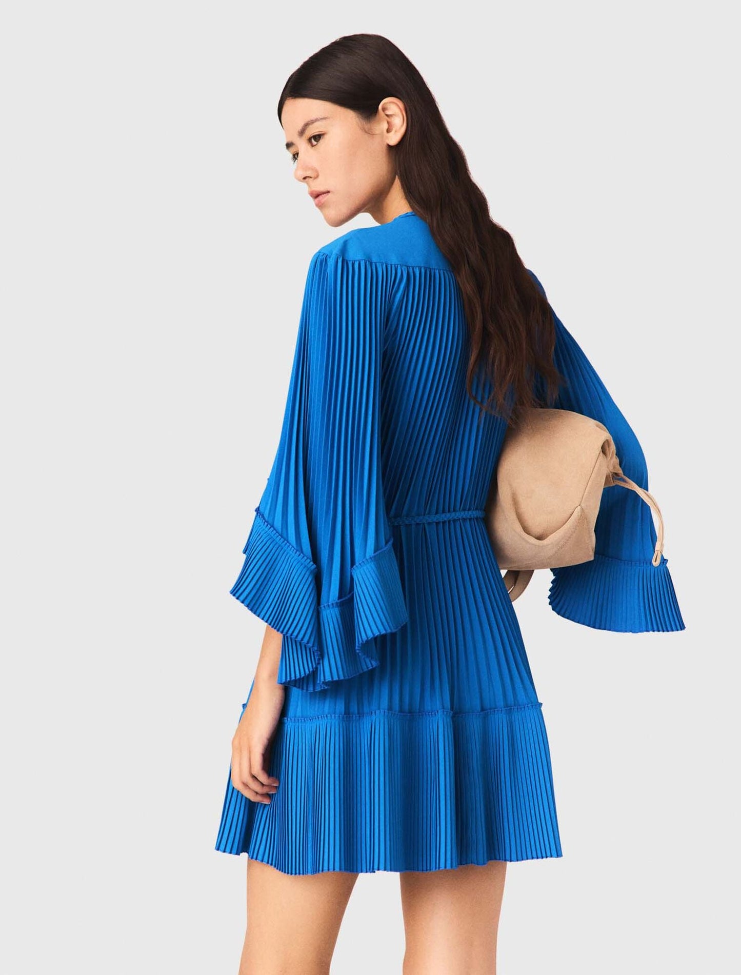 Vestido corto plisado