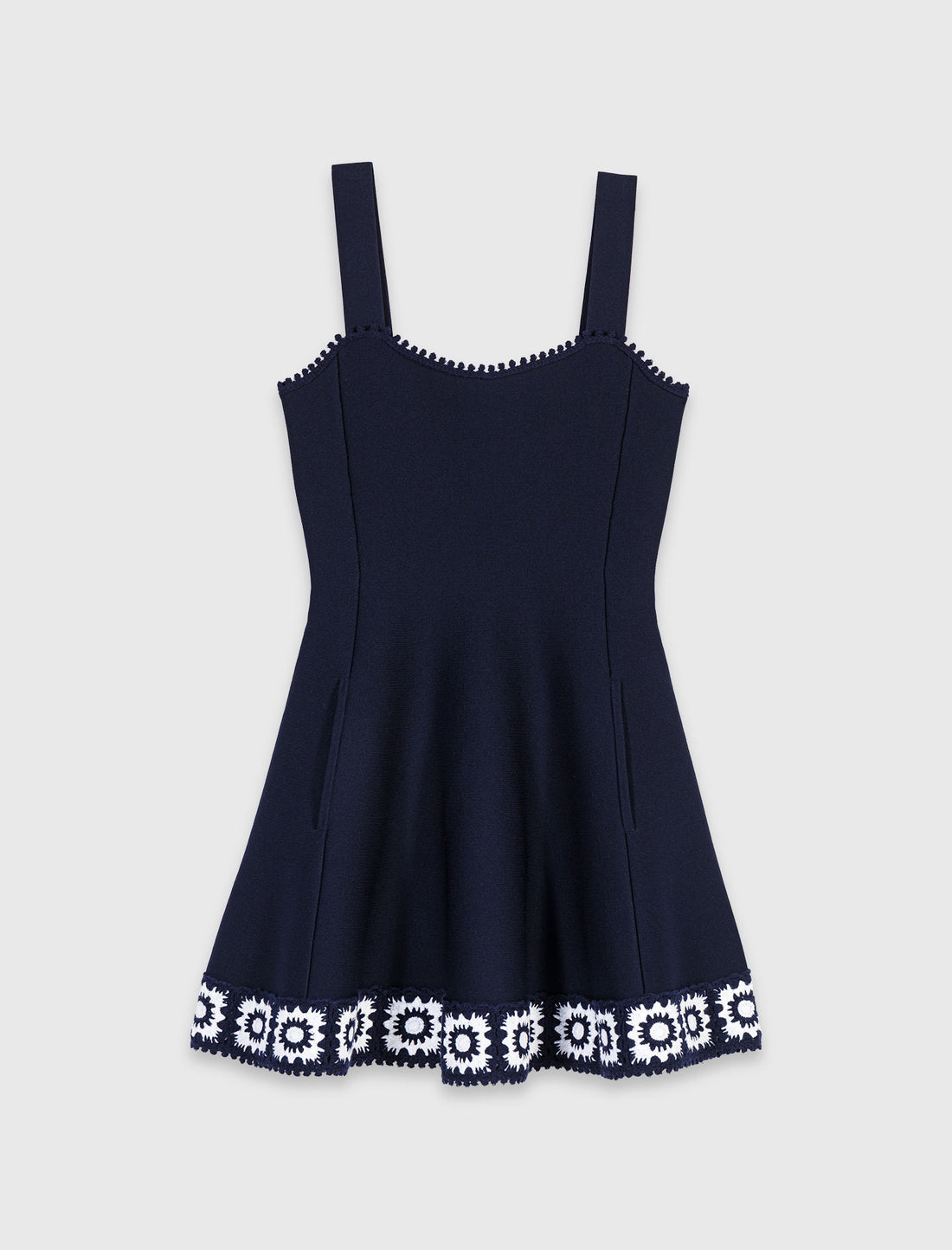 Vestido con paneles de ganchillo