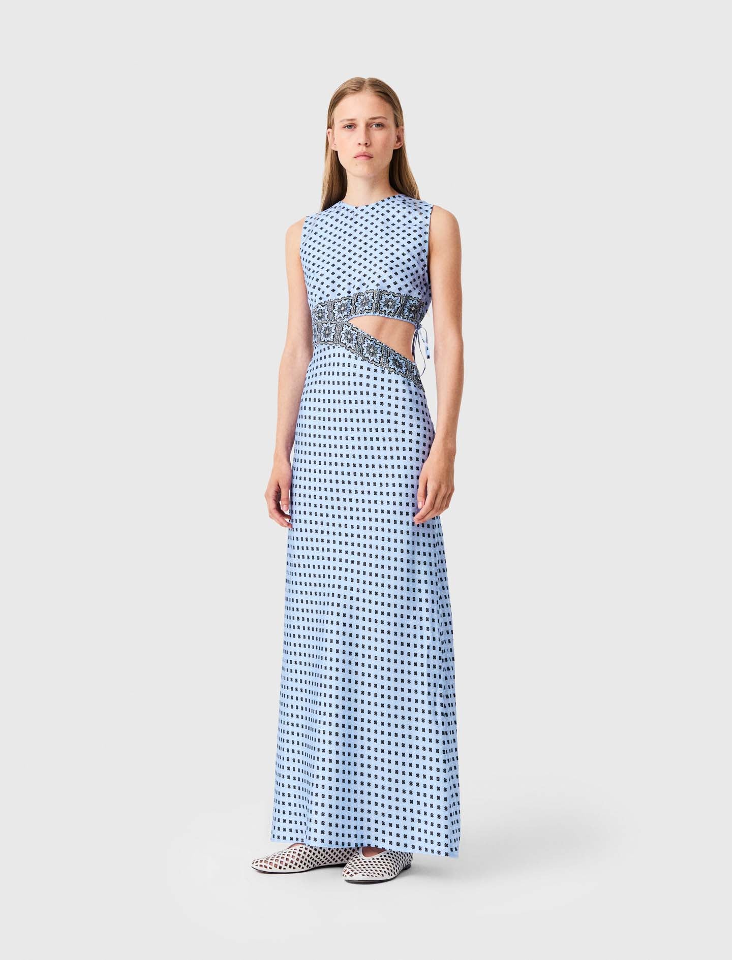 Vestido estampado con recorte