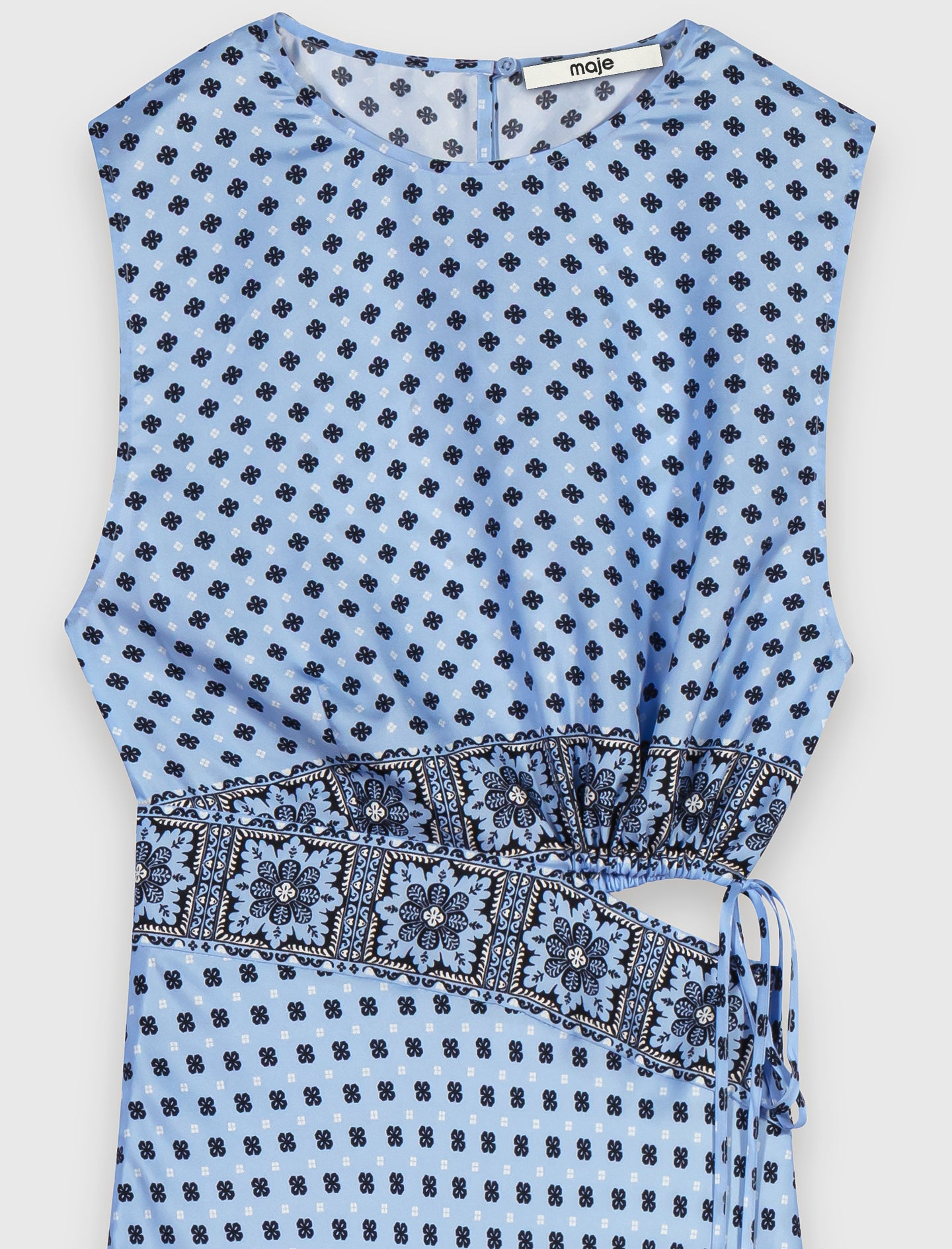 Vestido estampado con recorte