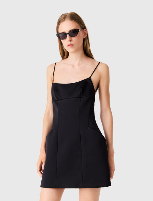 Vestido corto de satén sin espalda