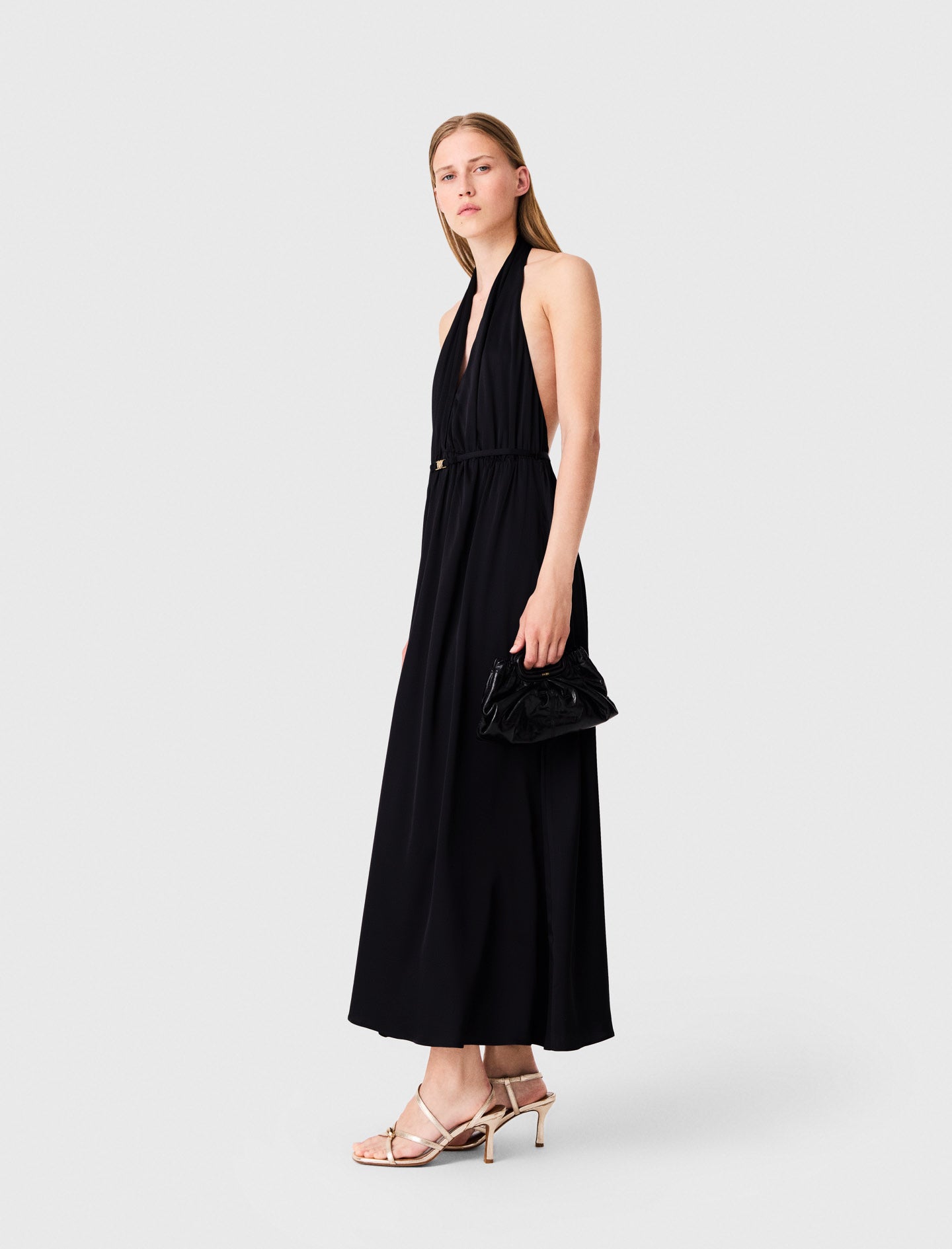 Vestido largo plisado sin espalda