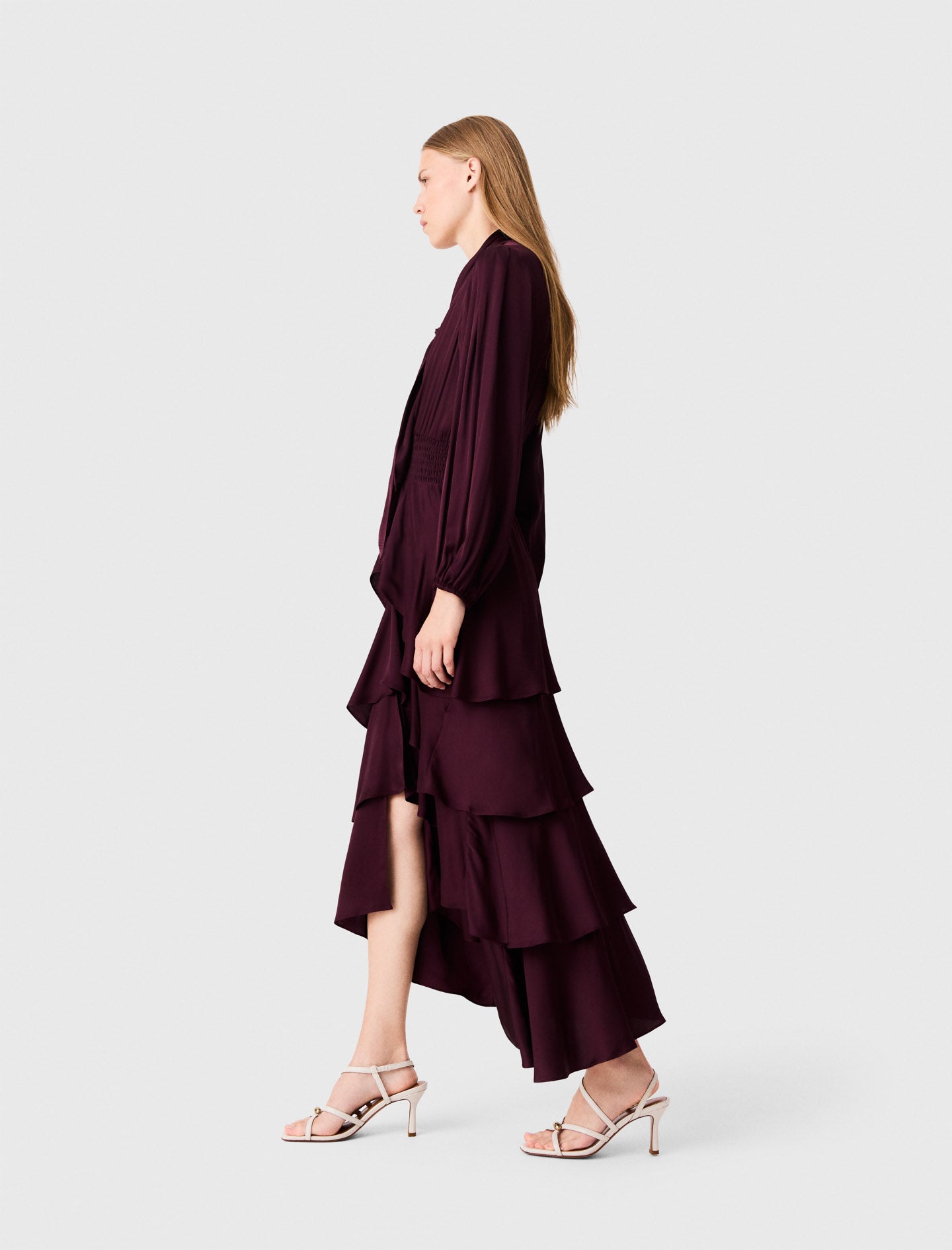 Vestido largo con volantes