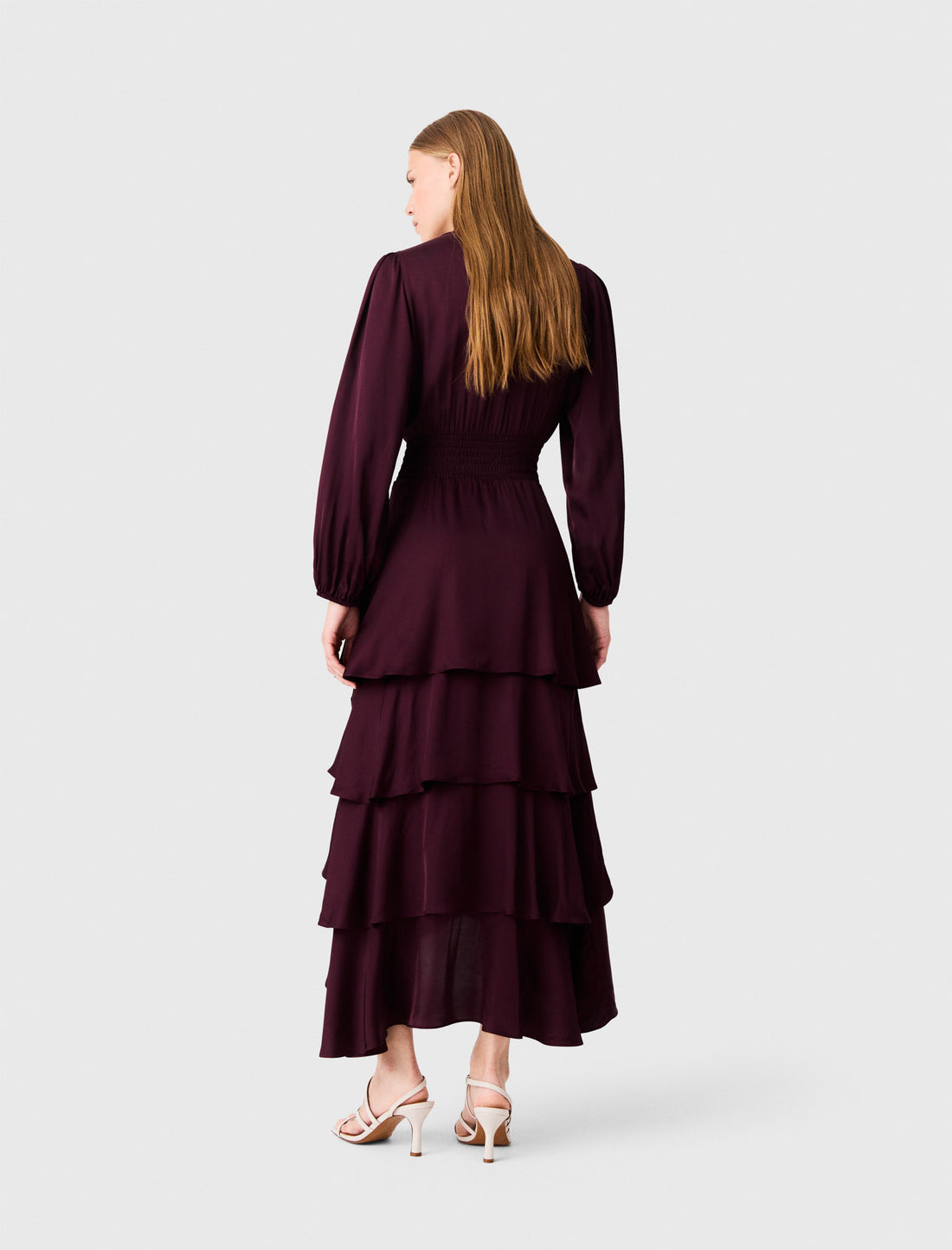 Vestido largo con volantes