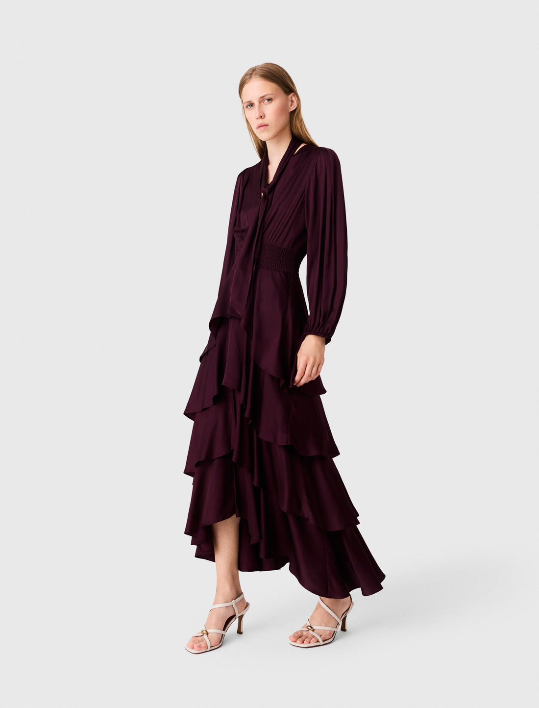 Vestido largo con volantes