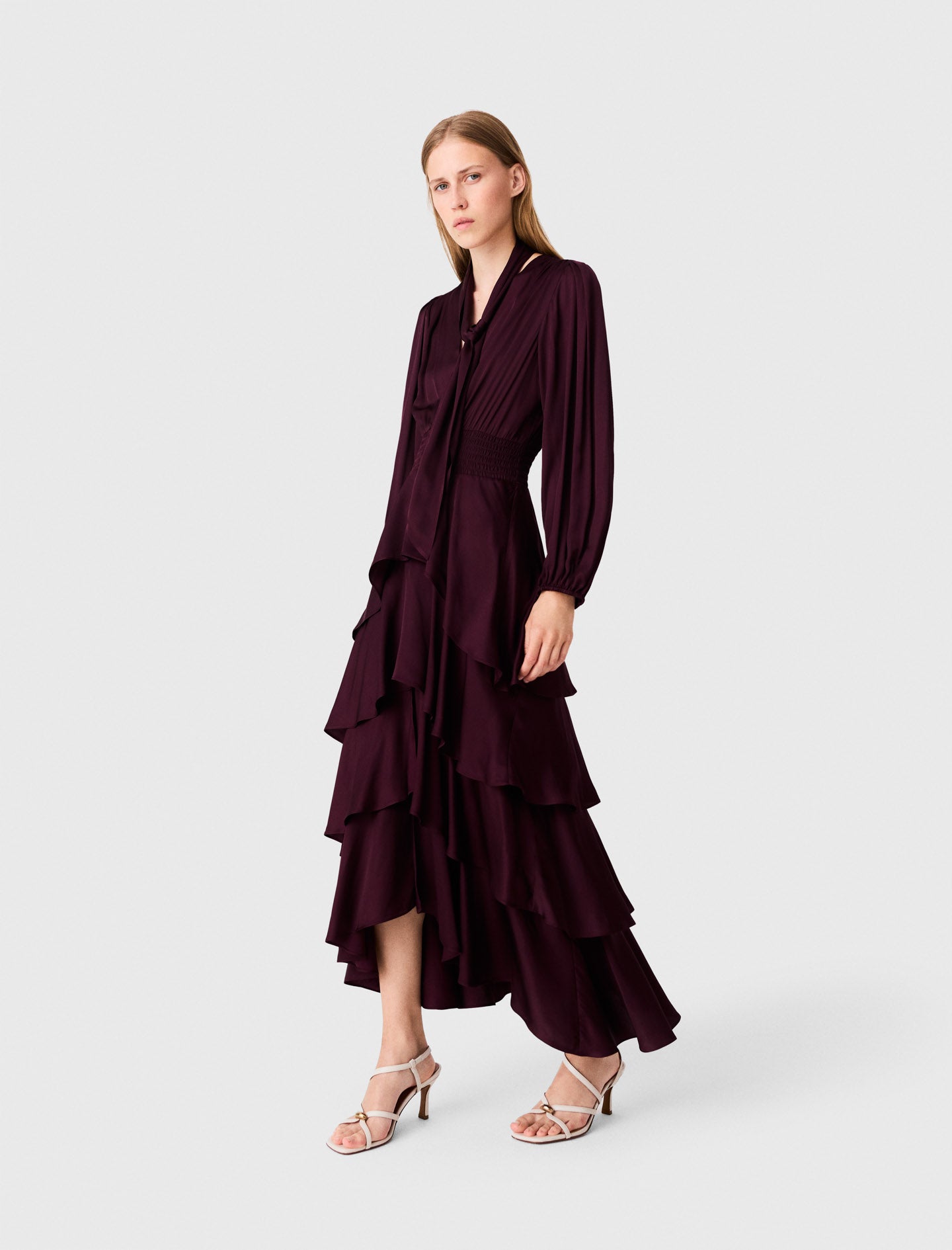 Vestido largo con volantes