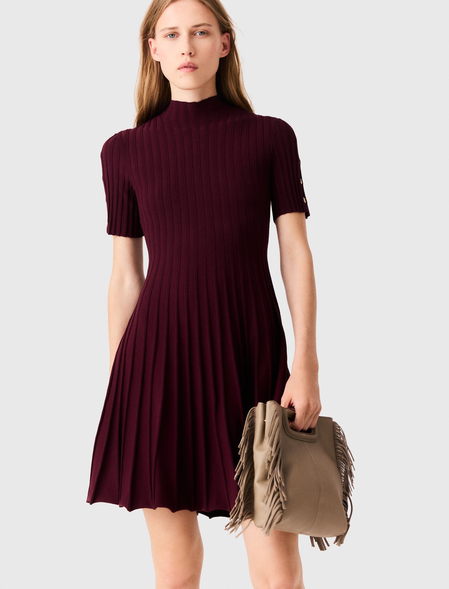 Vestido corto skater cuello alto