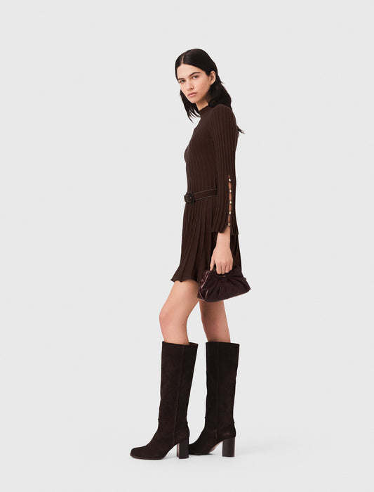Vestido corto skater cuello alto