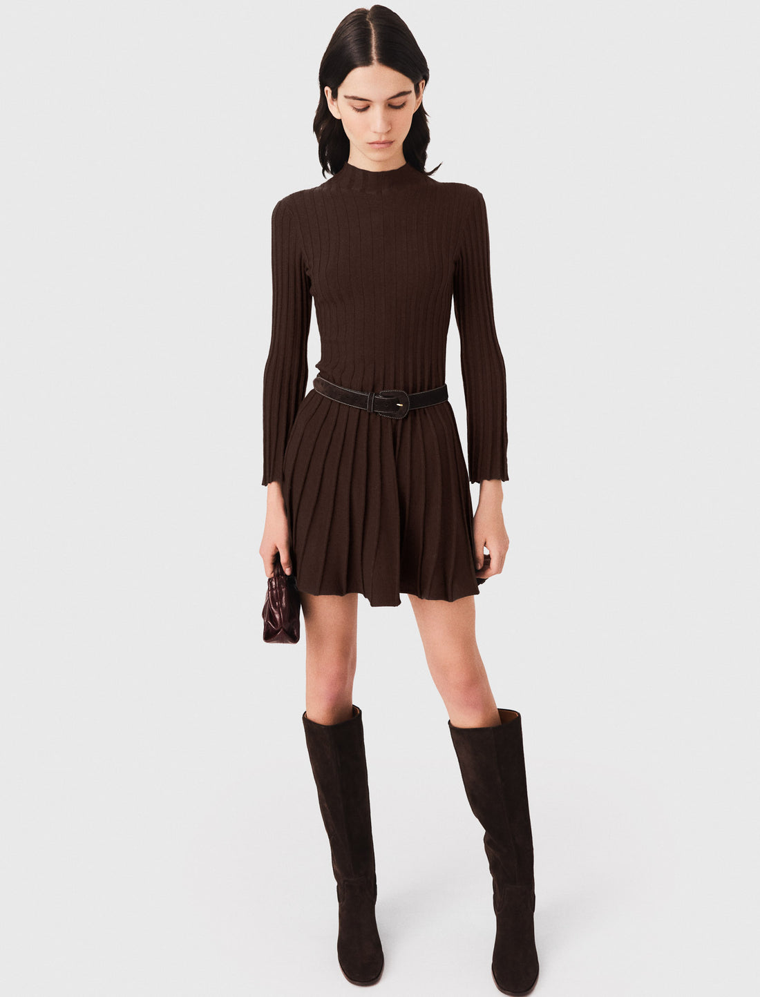 Vestido corto skater cuello alto