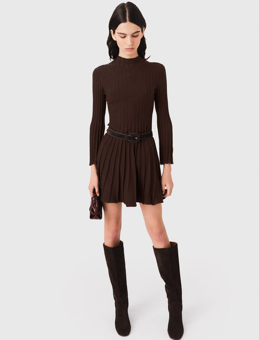 Vestido corto skater cuello alto