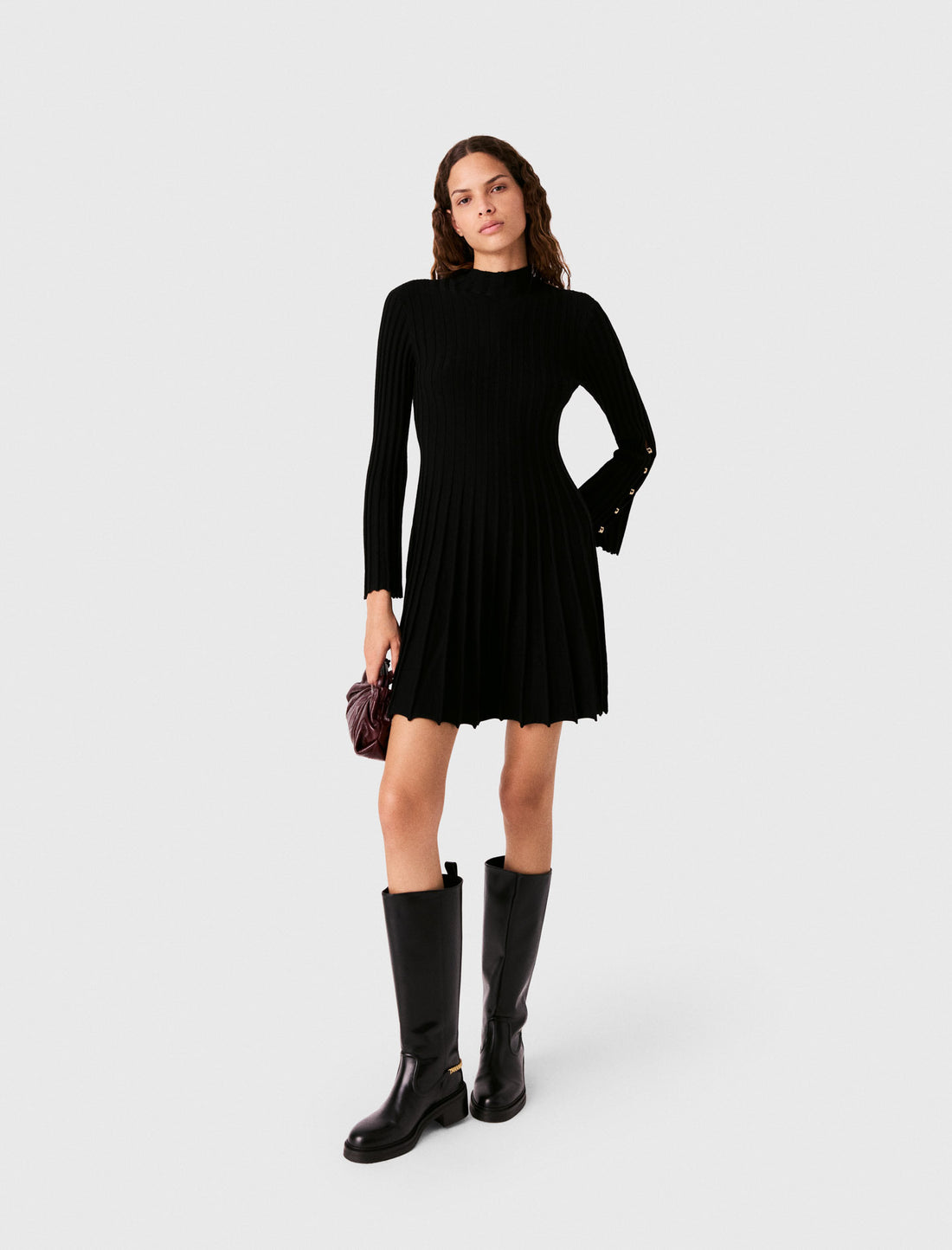 Vestido corto skater cuello alto