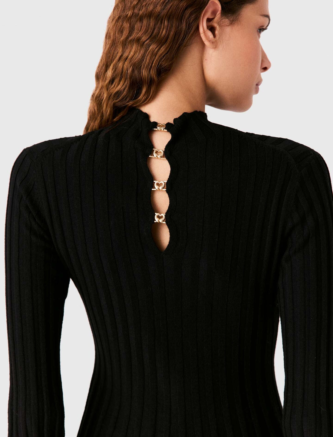 Vestido corto skater cuello alto