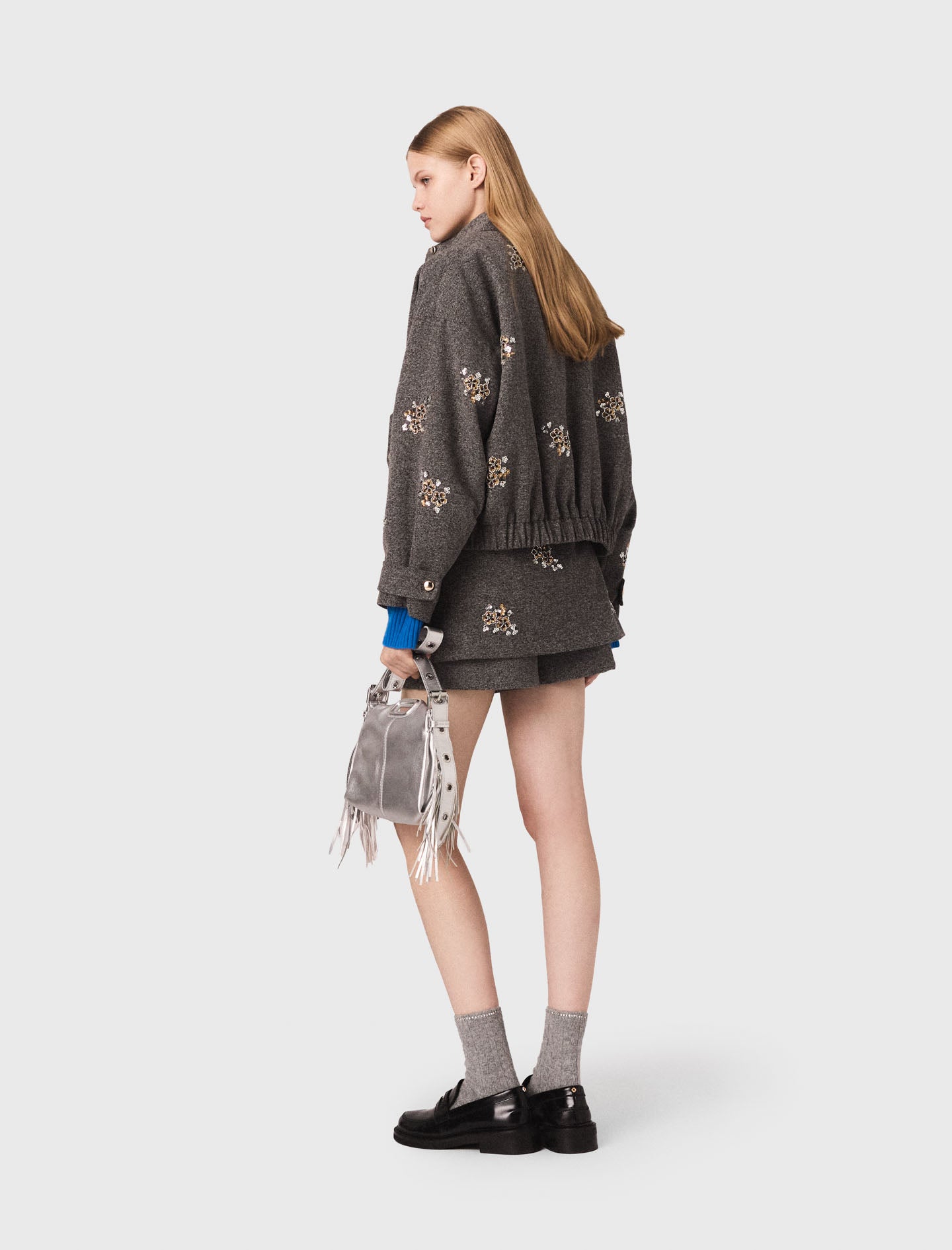 Short con bordado floral