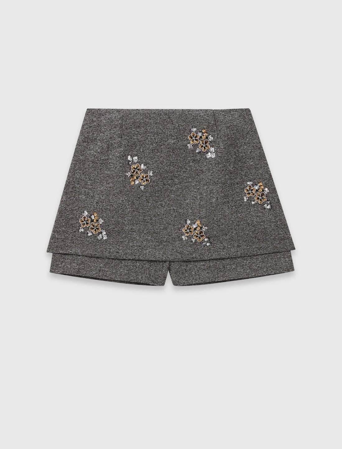 Short con bordado floral