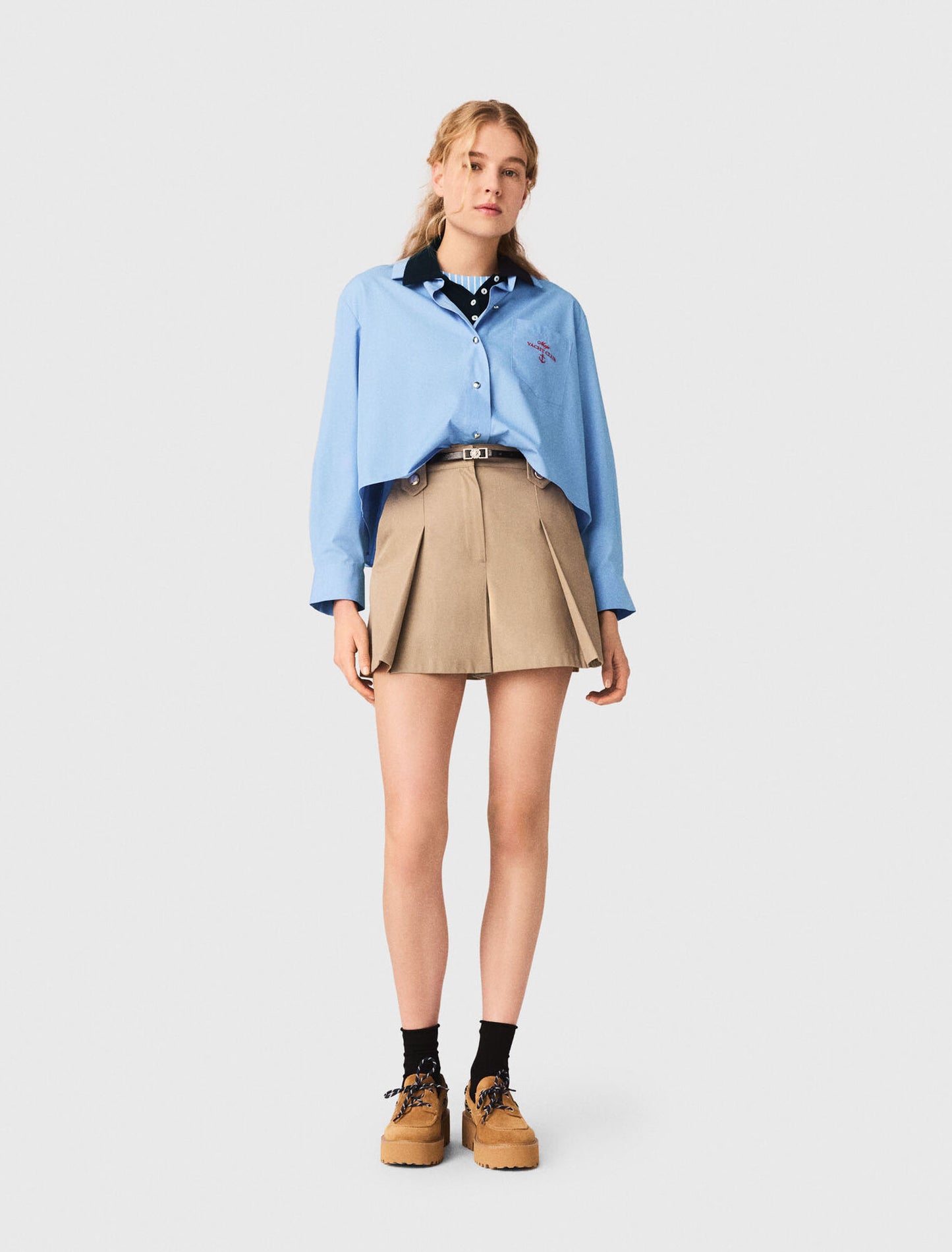 Short de algodón con pliegues