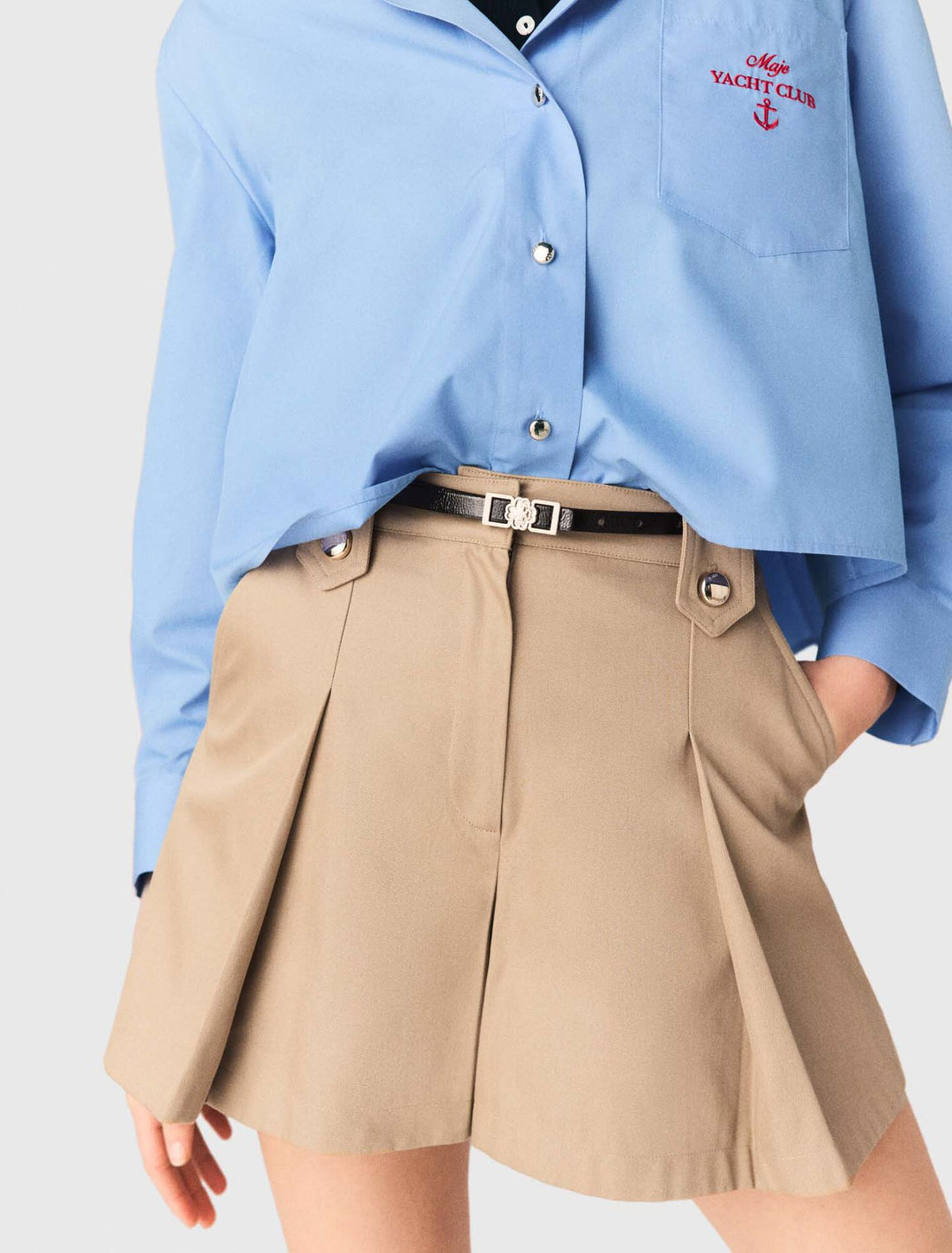 Short de algodón con pliegues