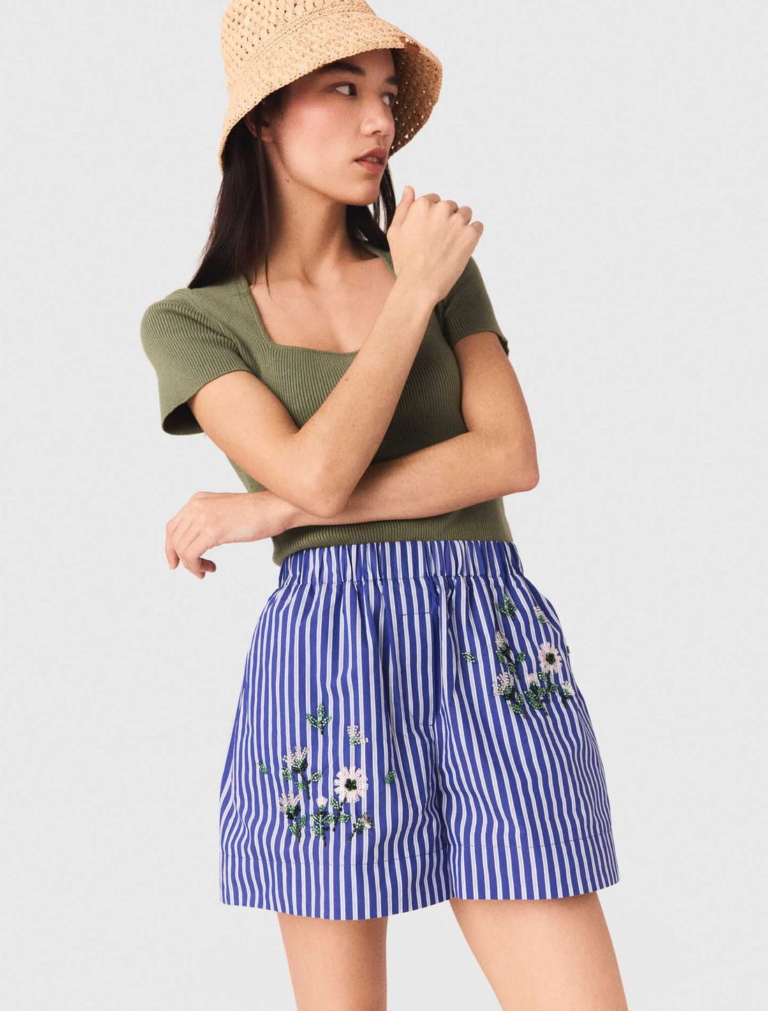 Short a rayas de algodón bordado