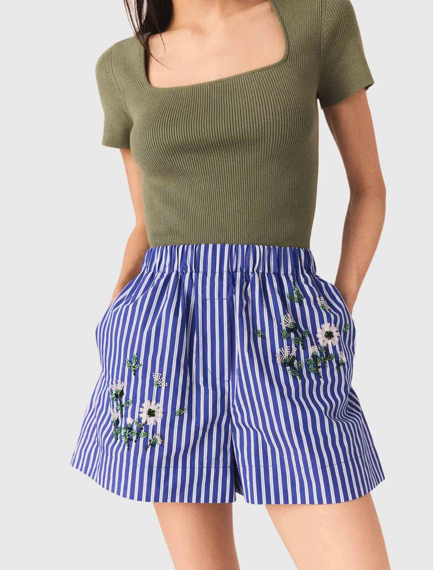 Short a rayas de algodón bordado