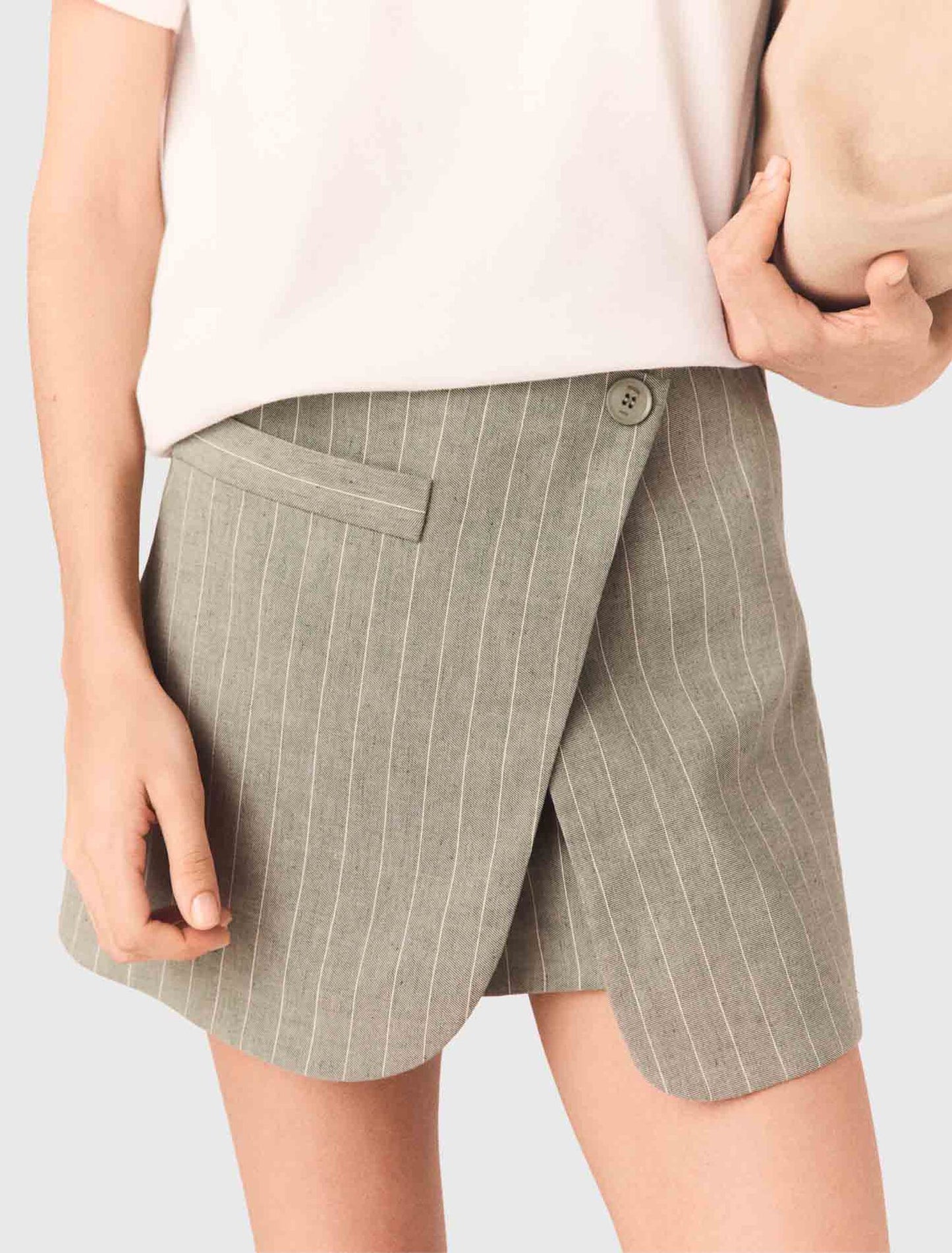 Short trampantojo de mezcla de lino