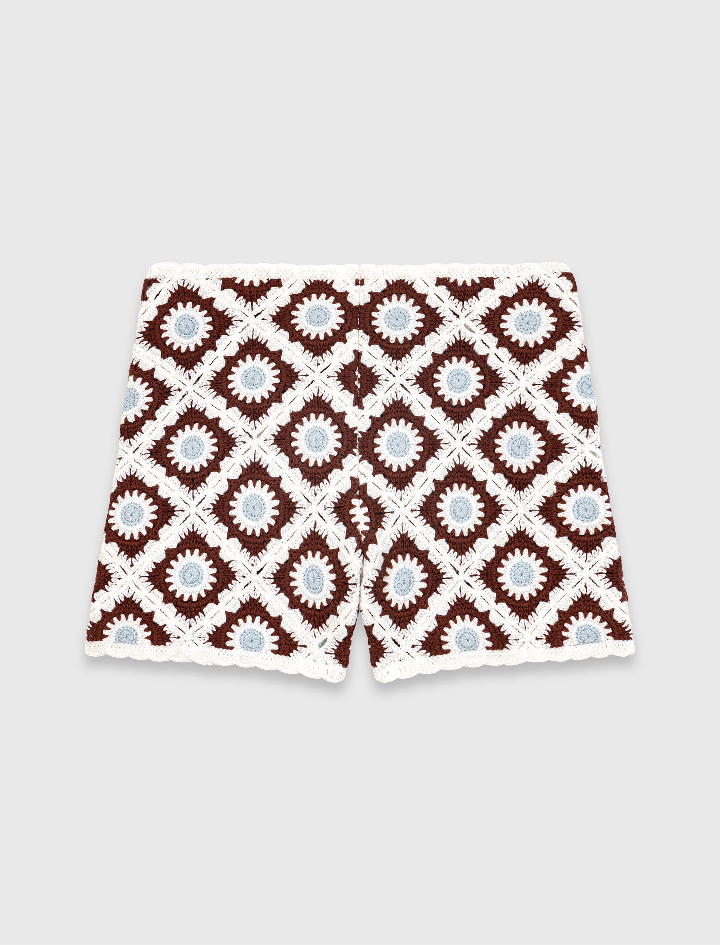 Short de ganchillo motivo floral