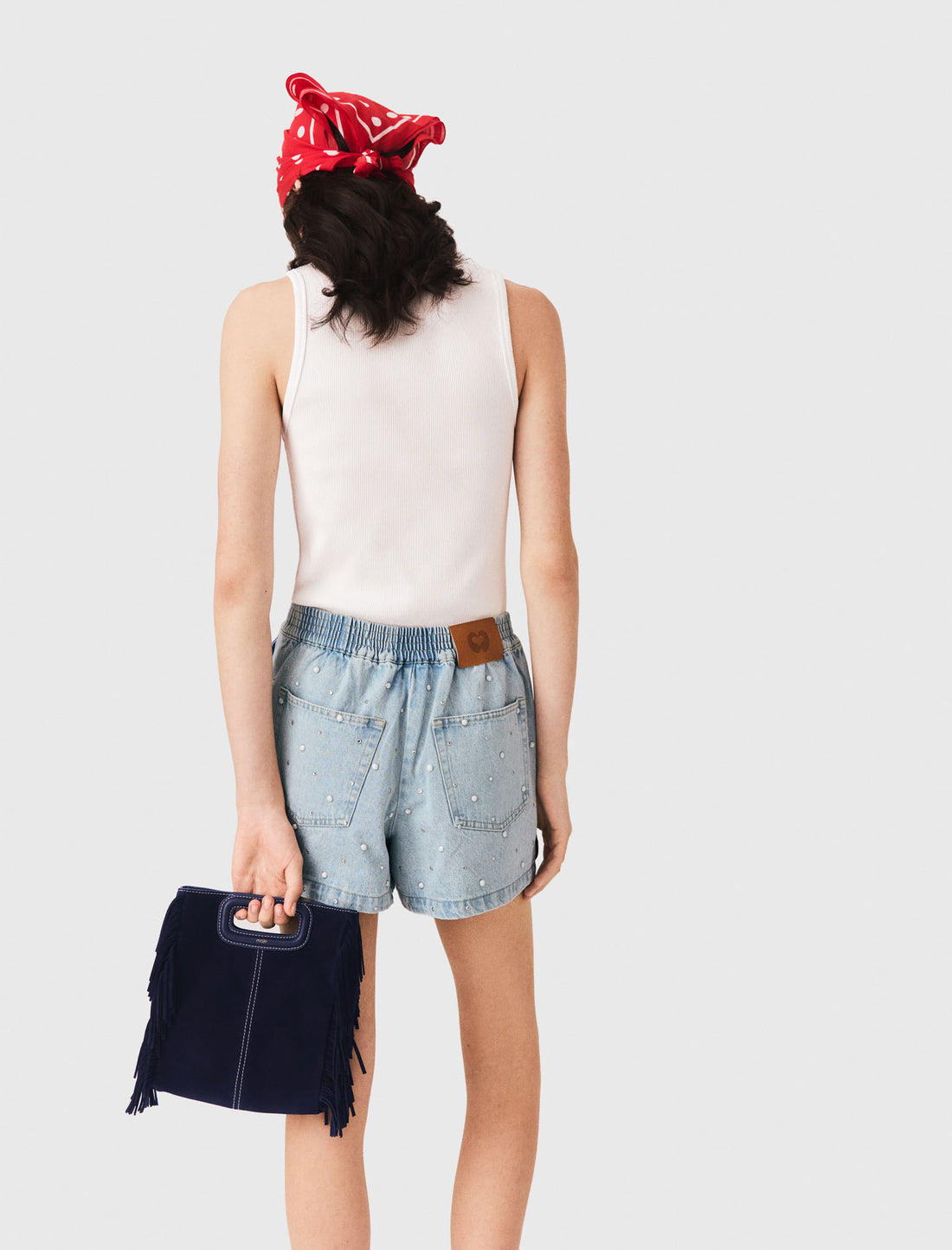 Short vaquero con flores