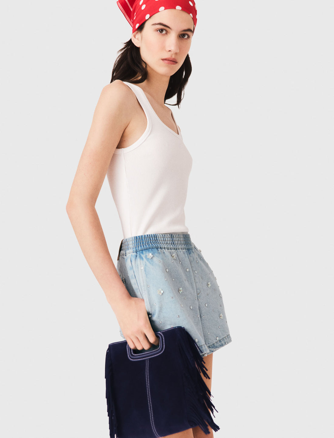 Short vaquero con flores