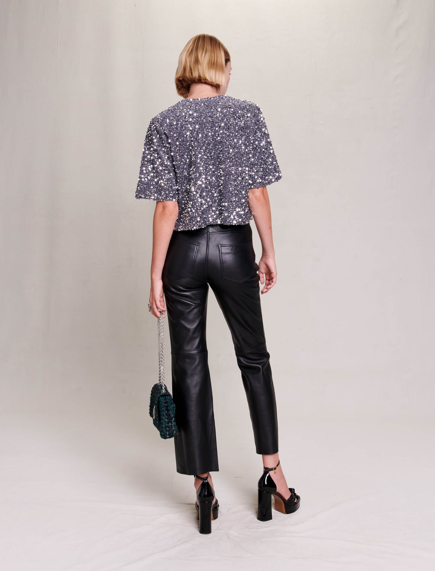 Top de terciopelo y lentejuelas