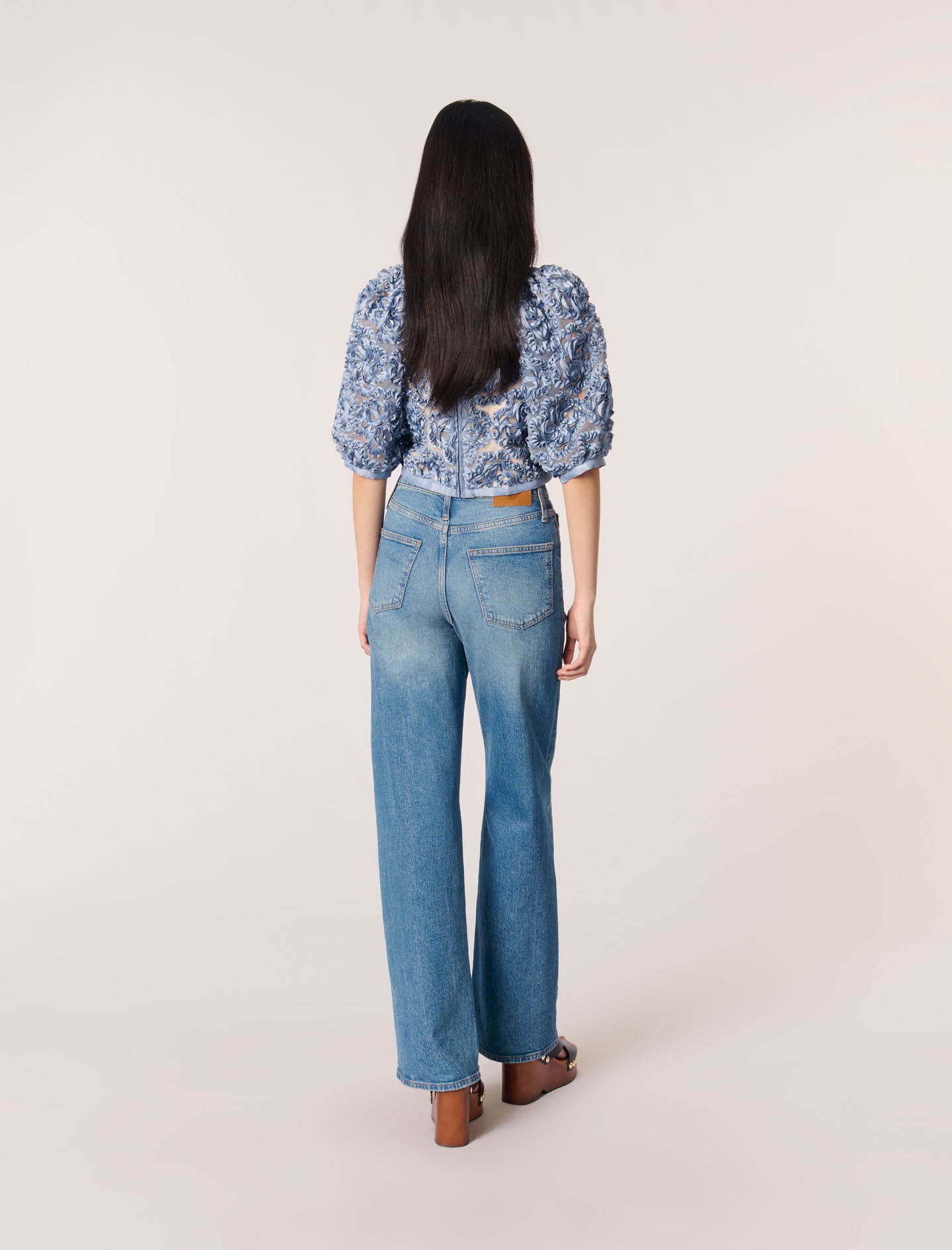 Top de organza con motivo floral