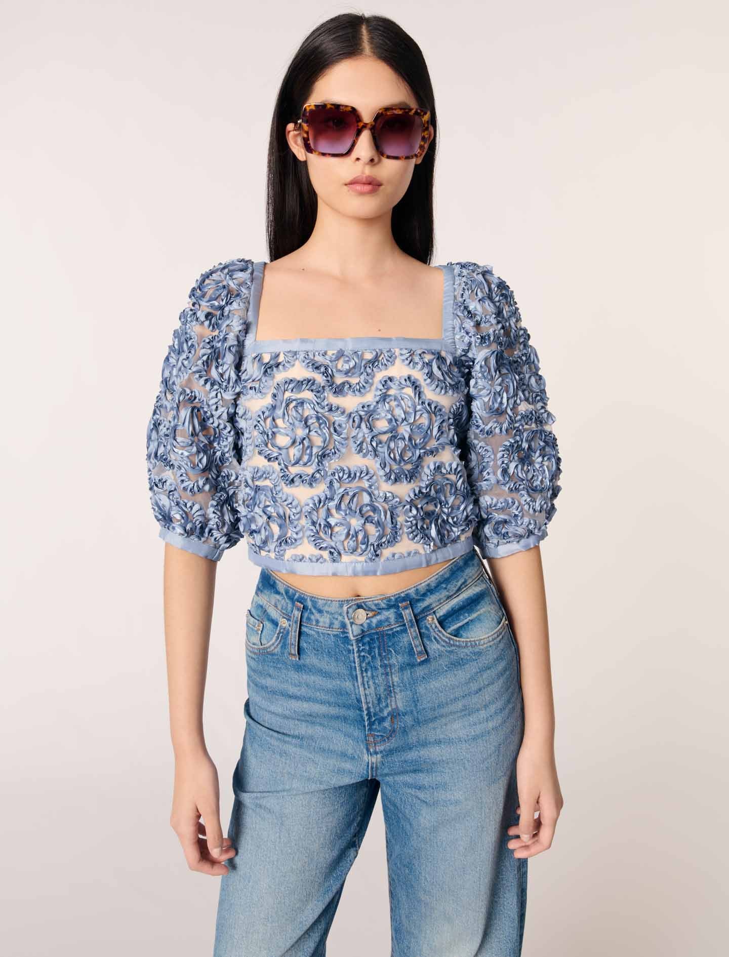 Top de organza con motivo floral