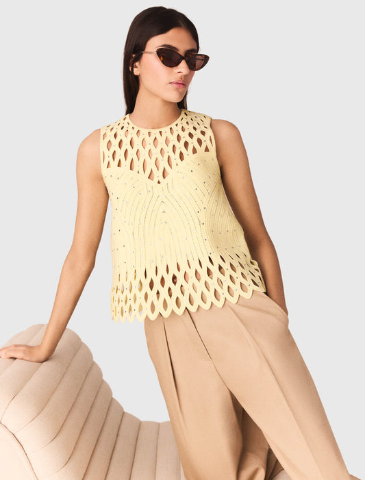 Top de ganchillo con strass