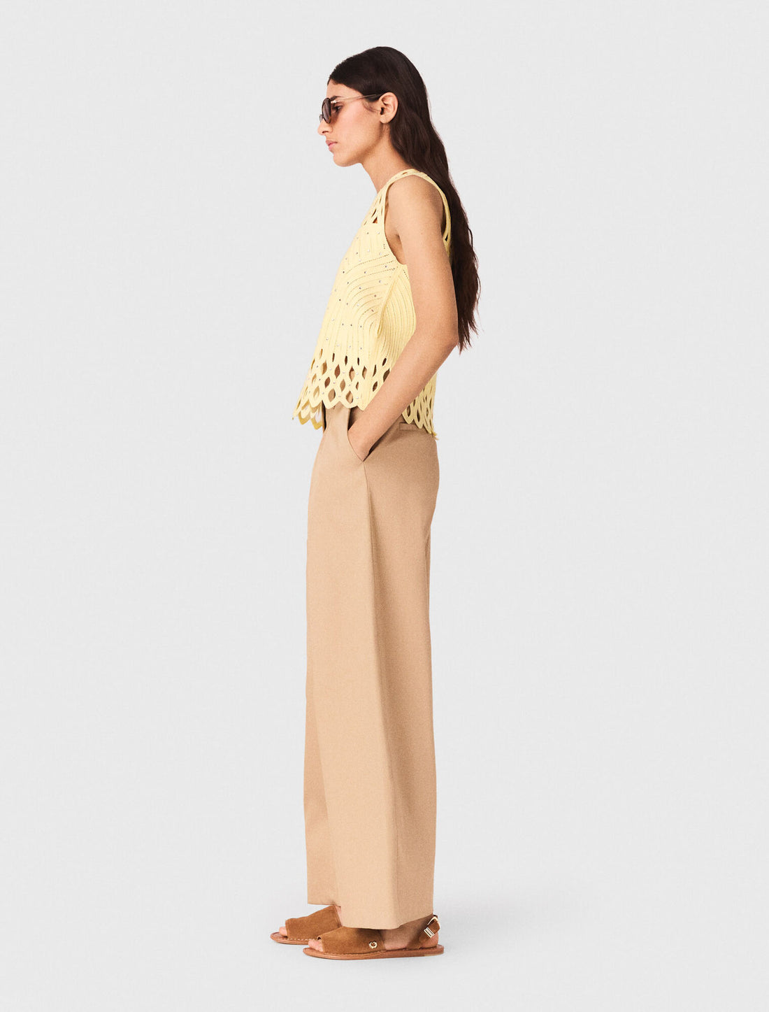 Top de ganchillo con strass