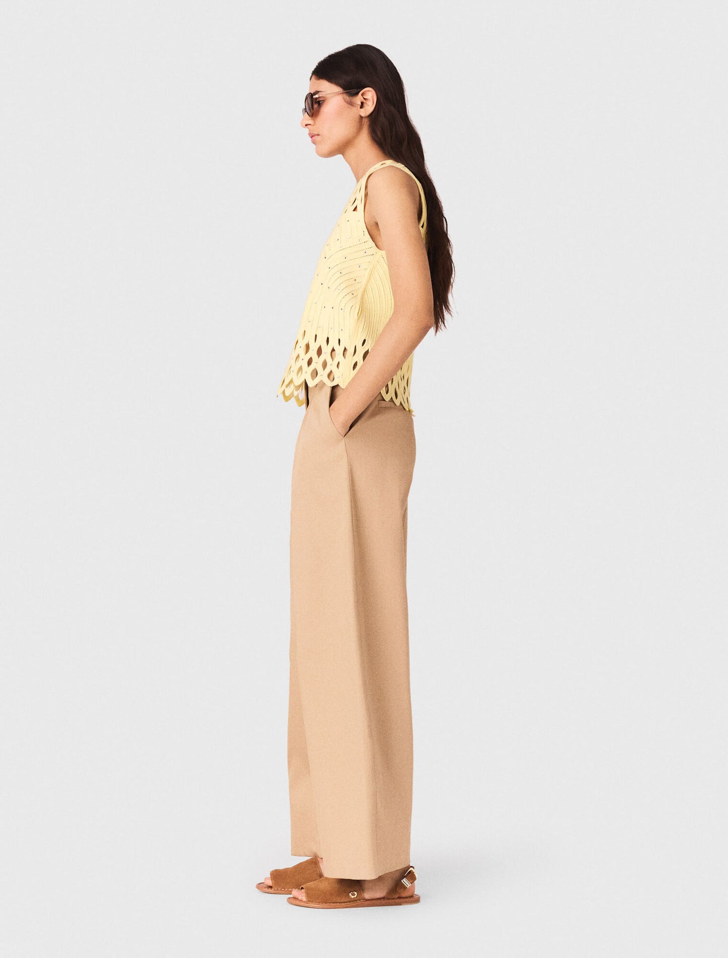 Top de ganchillo con strass
