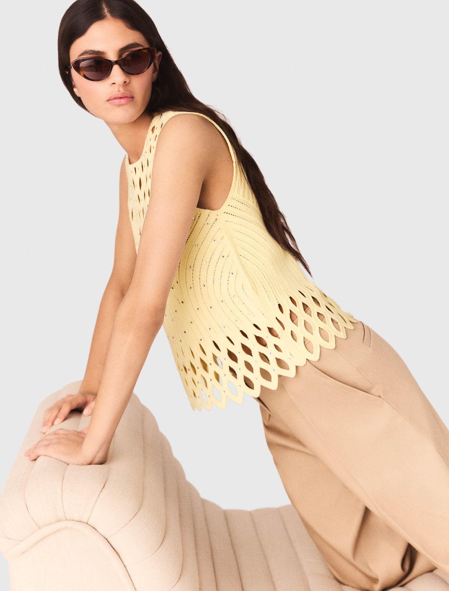 Top de ganchillo con strass