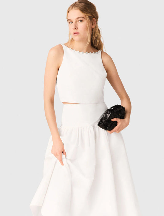 Top corto de tafetán y cuello joya