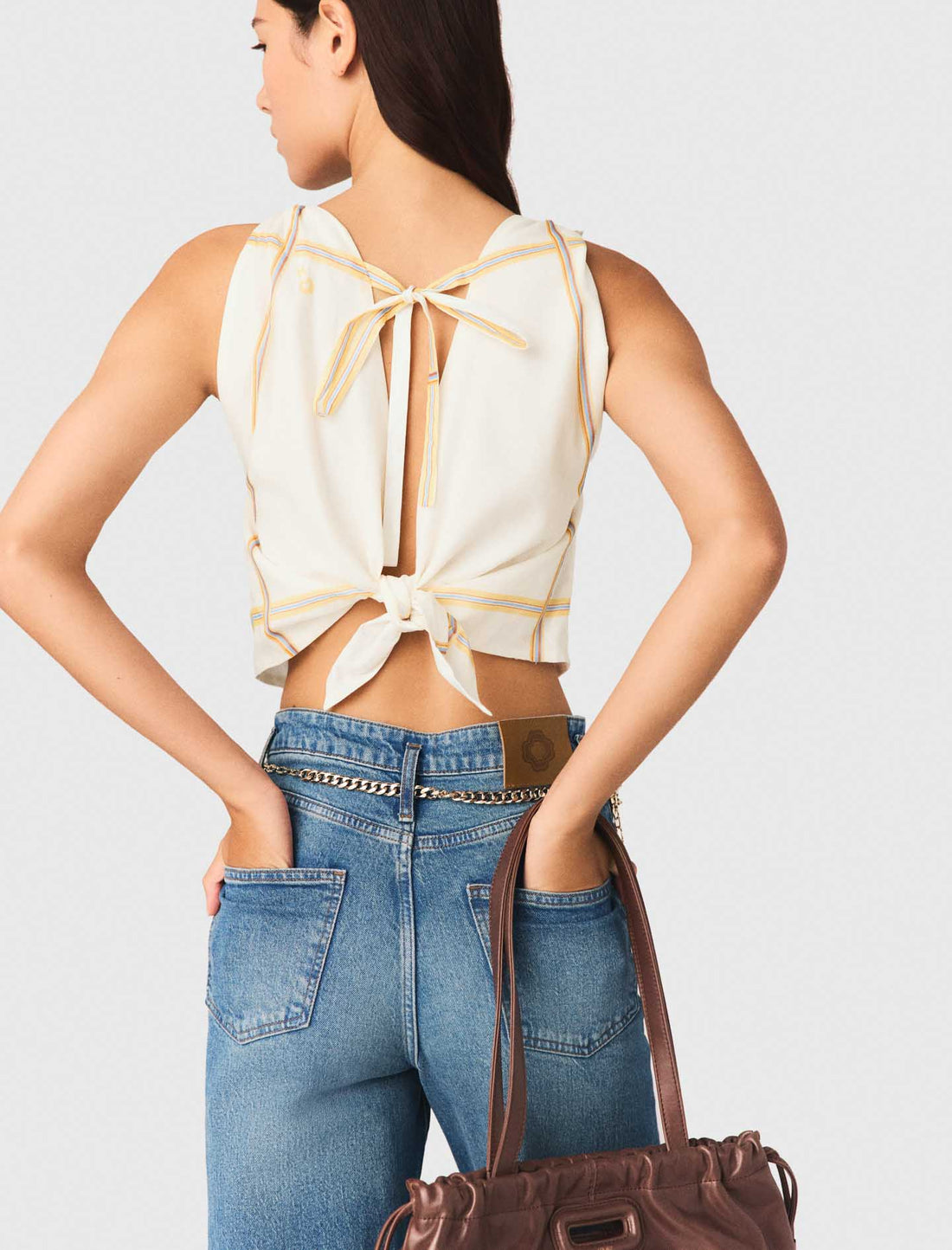 Top corto estampado sin espalda