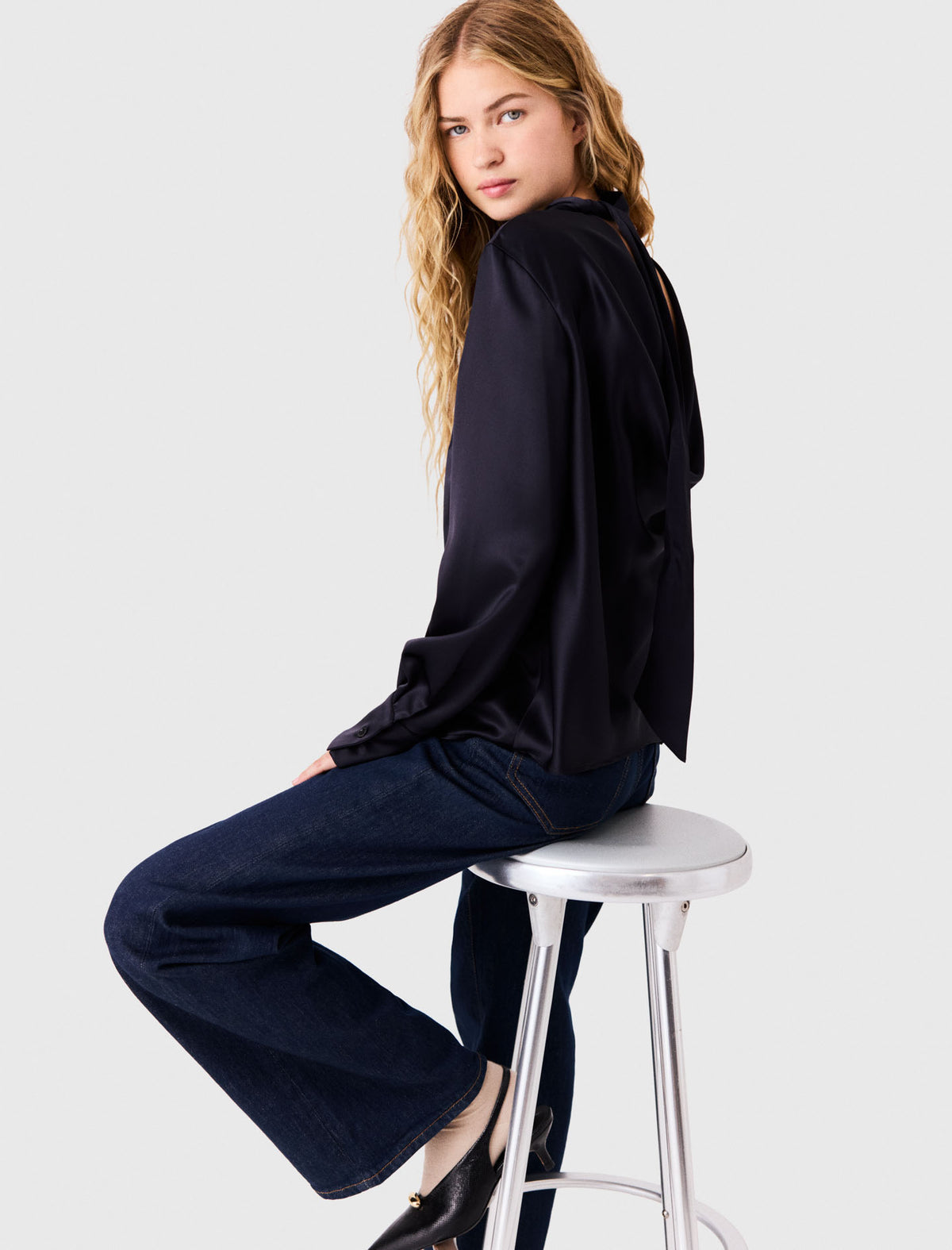 Top de raso con cuello alto