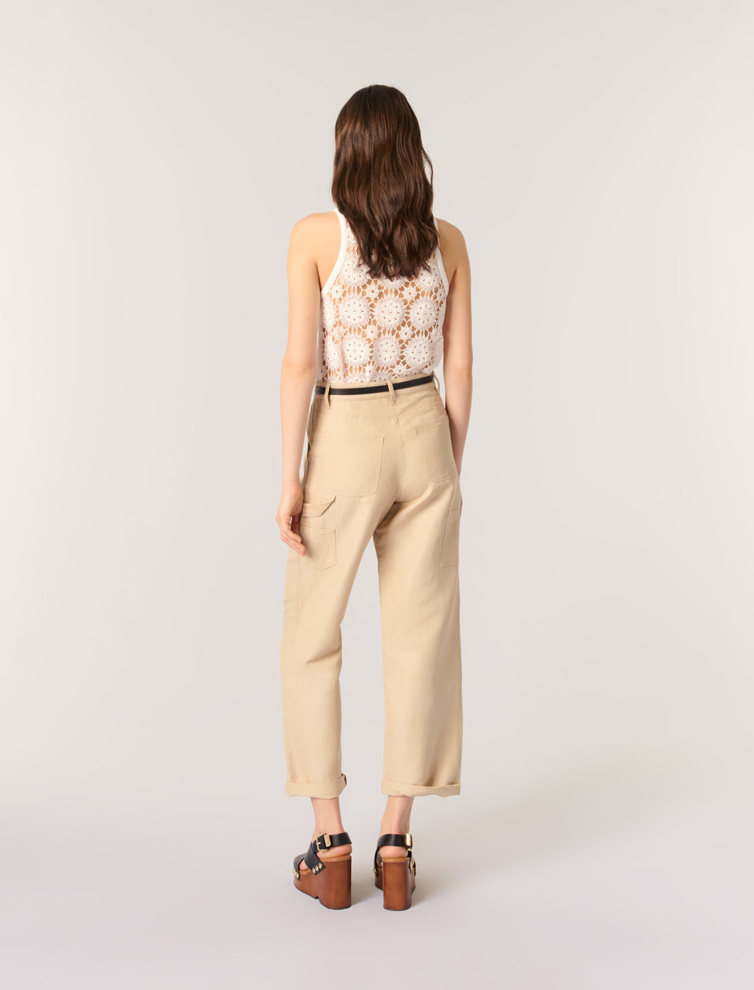 Camiseta con espalda de ganchillo