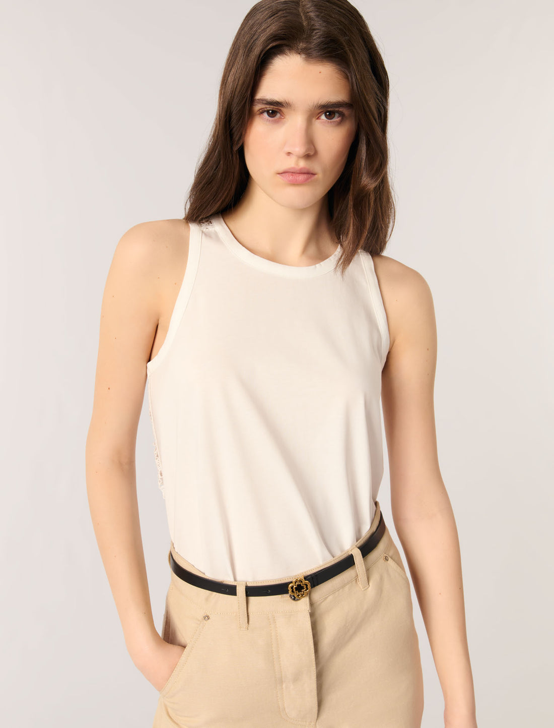 Camiseta con espalda de ganchillo