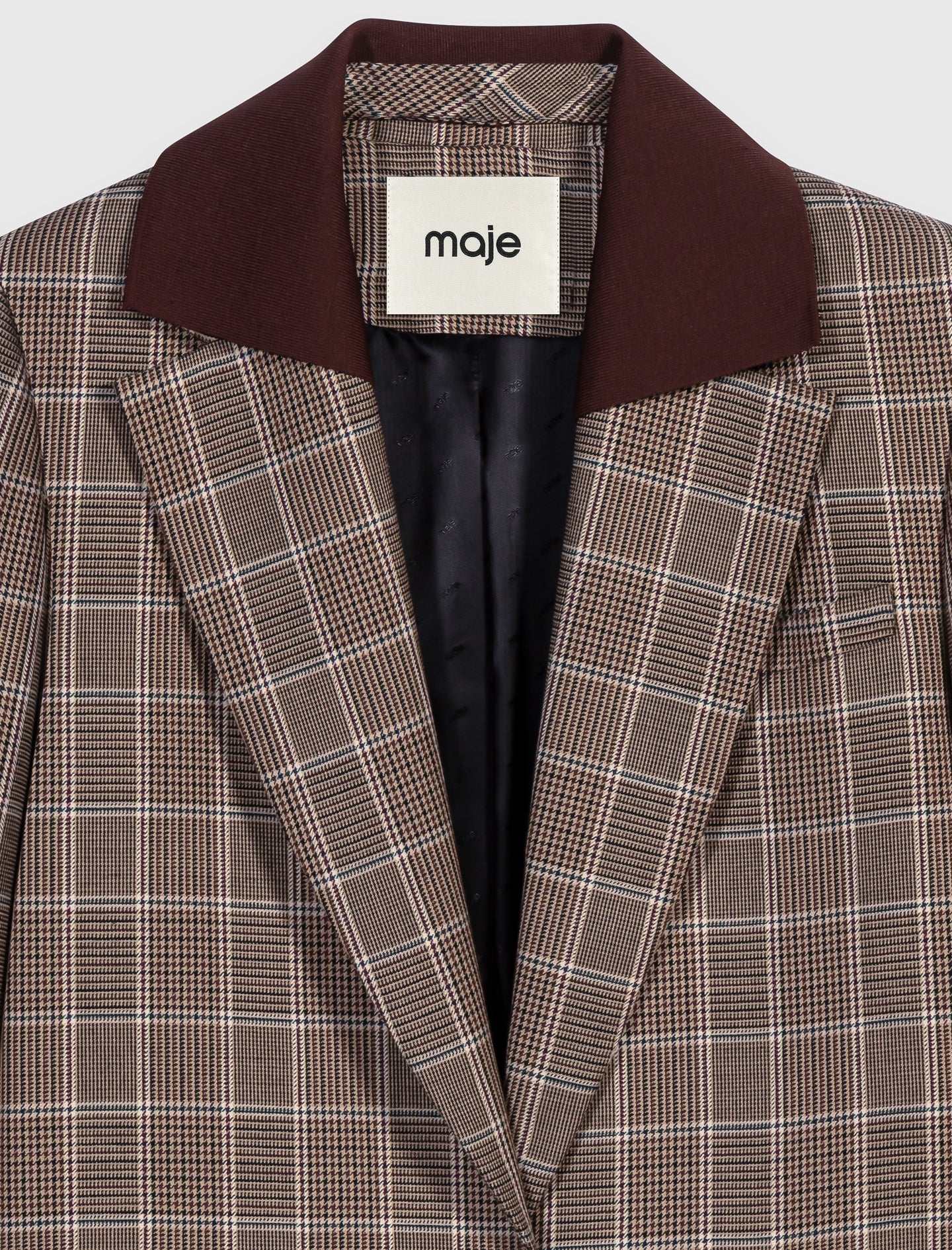 Chaqueta a cuadros cuello extraíble