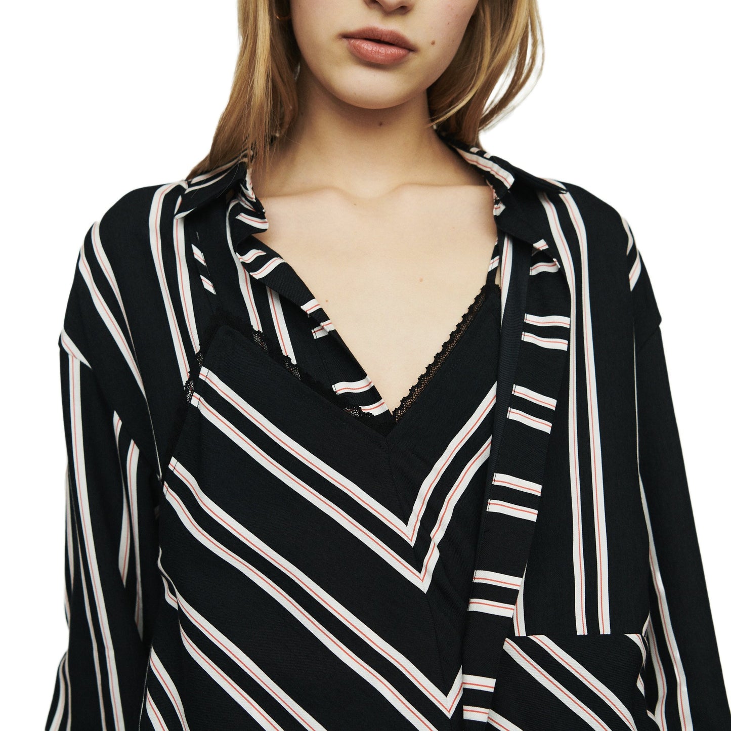 Camisa tejida deconstruida