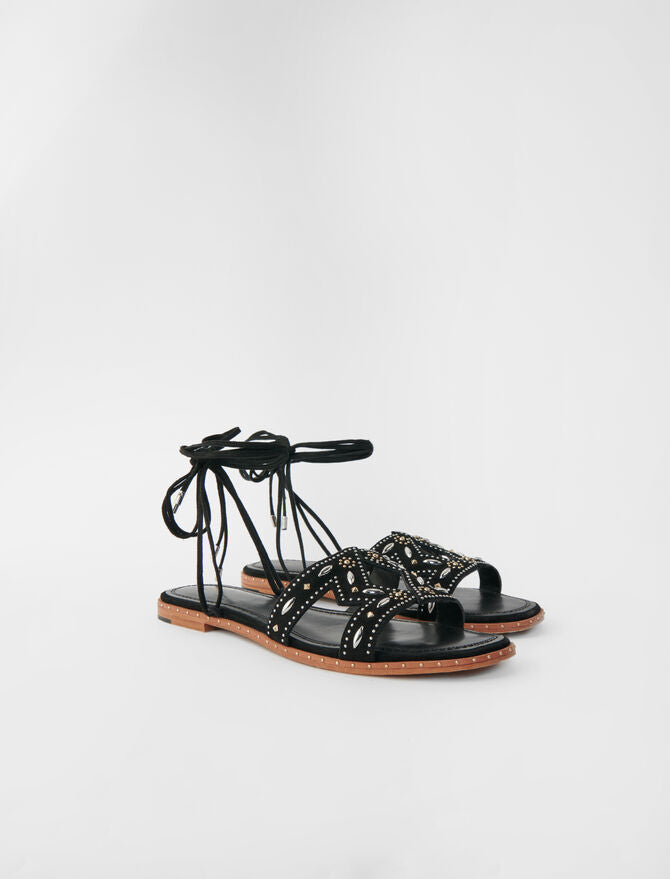 Sandalias planas para atar con tachuelas